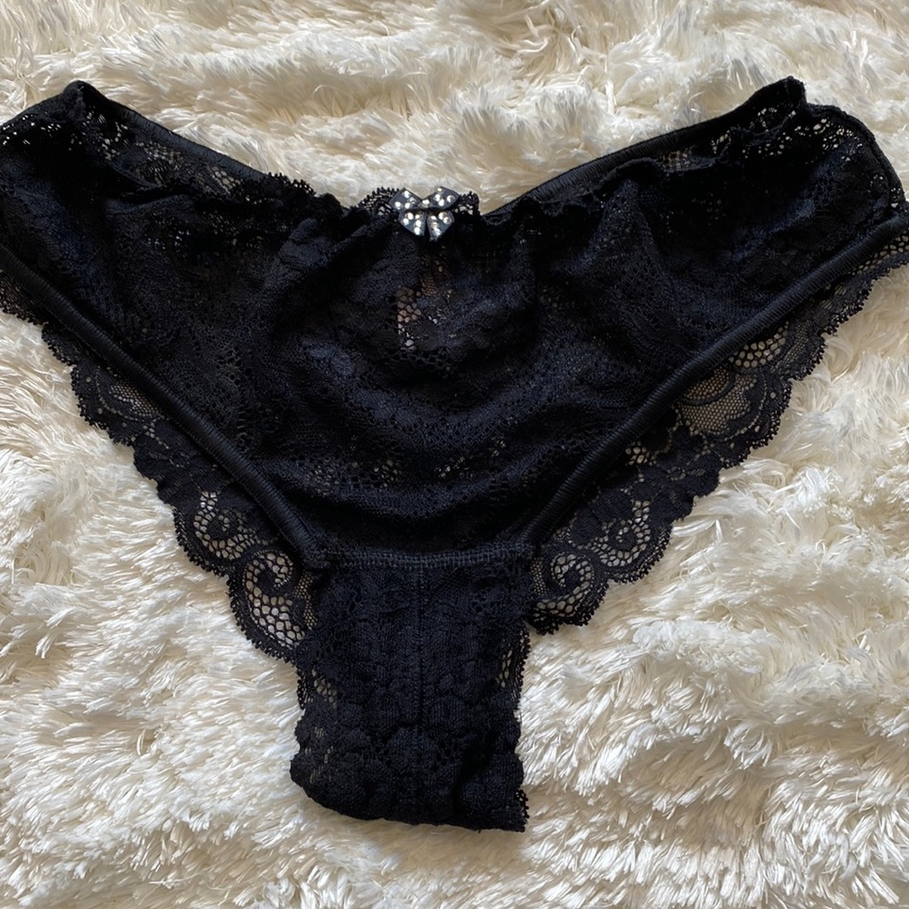 NWOT, Victoria’s Secret Angels Hipkini, Size M, Black Lace
